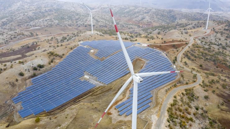 Thế giới lập kỷ lục tổng công suất lắp đặt điện tái tạo trong năm 2021