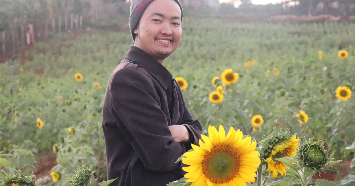 chang trai ung thu mo lop hoc mien phi cho tre em que ngheo