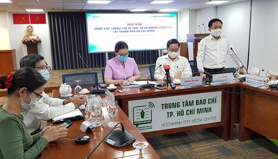 Có thể phải giãn cách xã hội 3 quận để chống Covid-19
