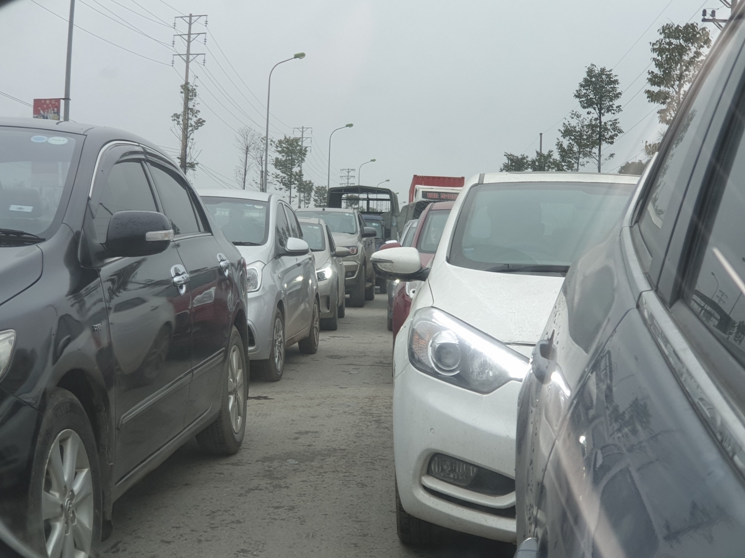 hotline tiep nhan phan anh vi pham van de giao thong dip tet