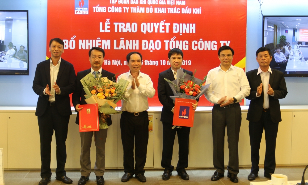 pvn cong bo va trao quyet dinh thanh vien hdtv pvep pho tong giam doc pvep