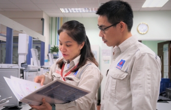 Dành trọn thanh xuân cho nhà máy tỷ đô